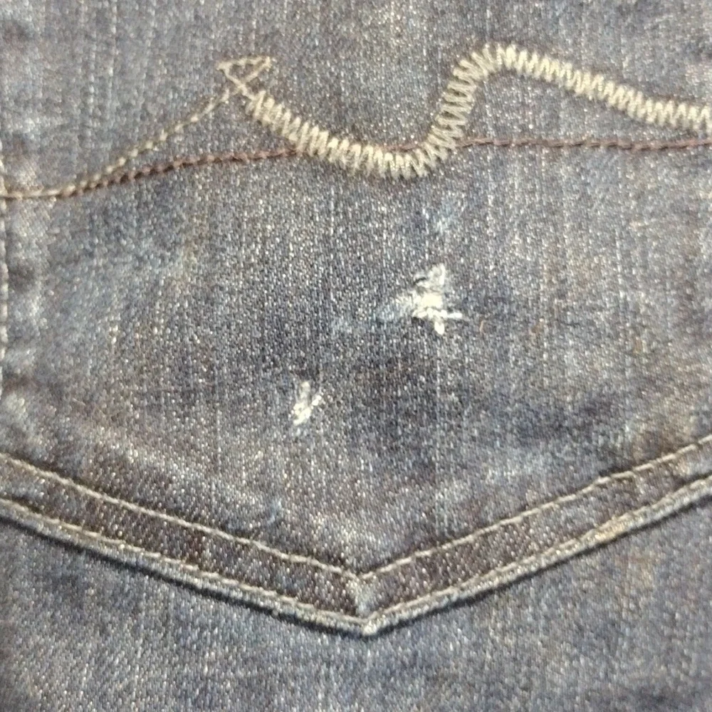 31/32.5 inseam 7FAM Carsen Jeans